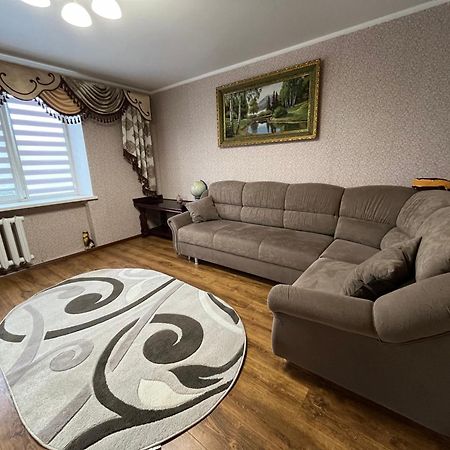 Апартаменти Біля Софіївки Umanʼ Exterior foto